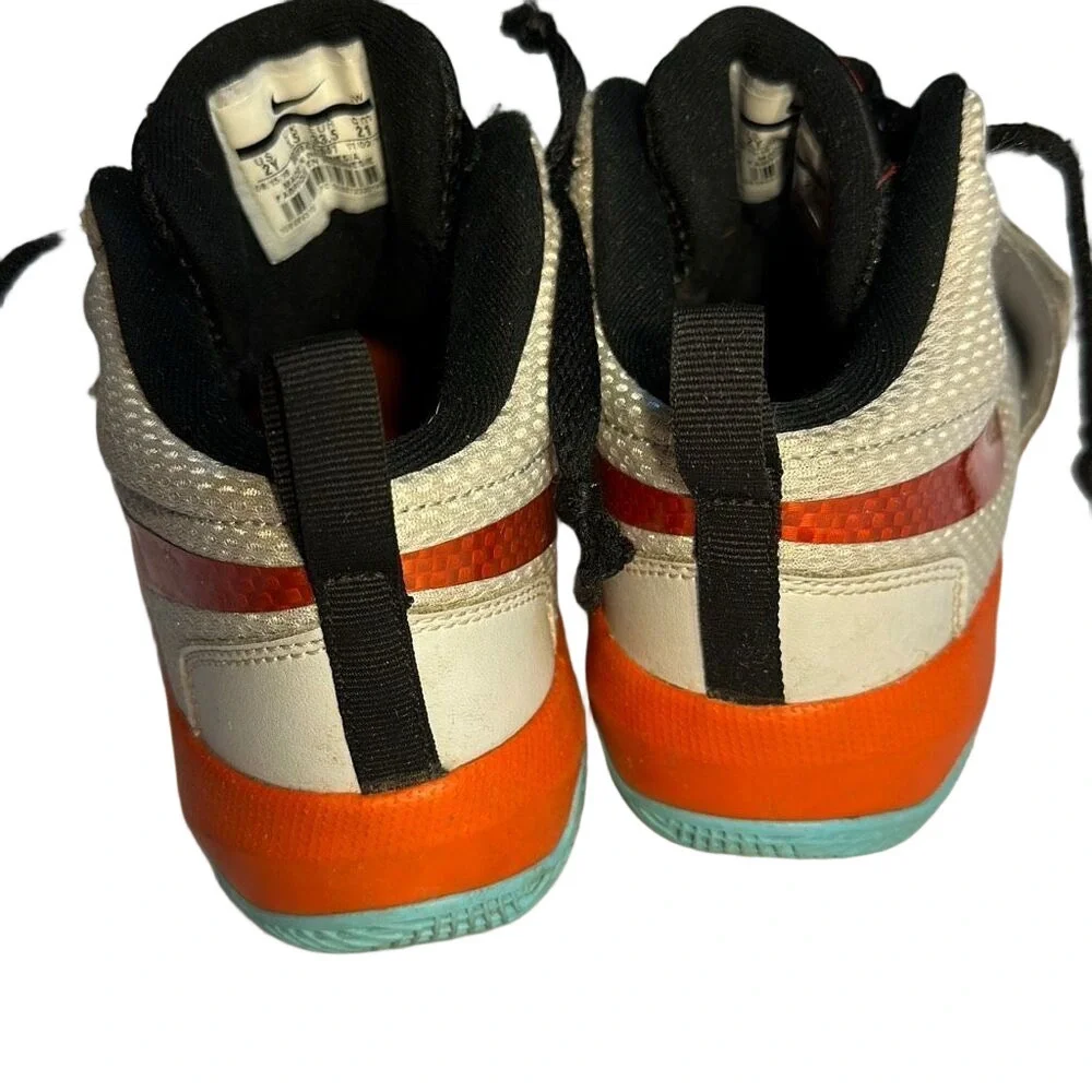 Nike Team Hustle for a 2 Year old Run Training Sneakers